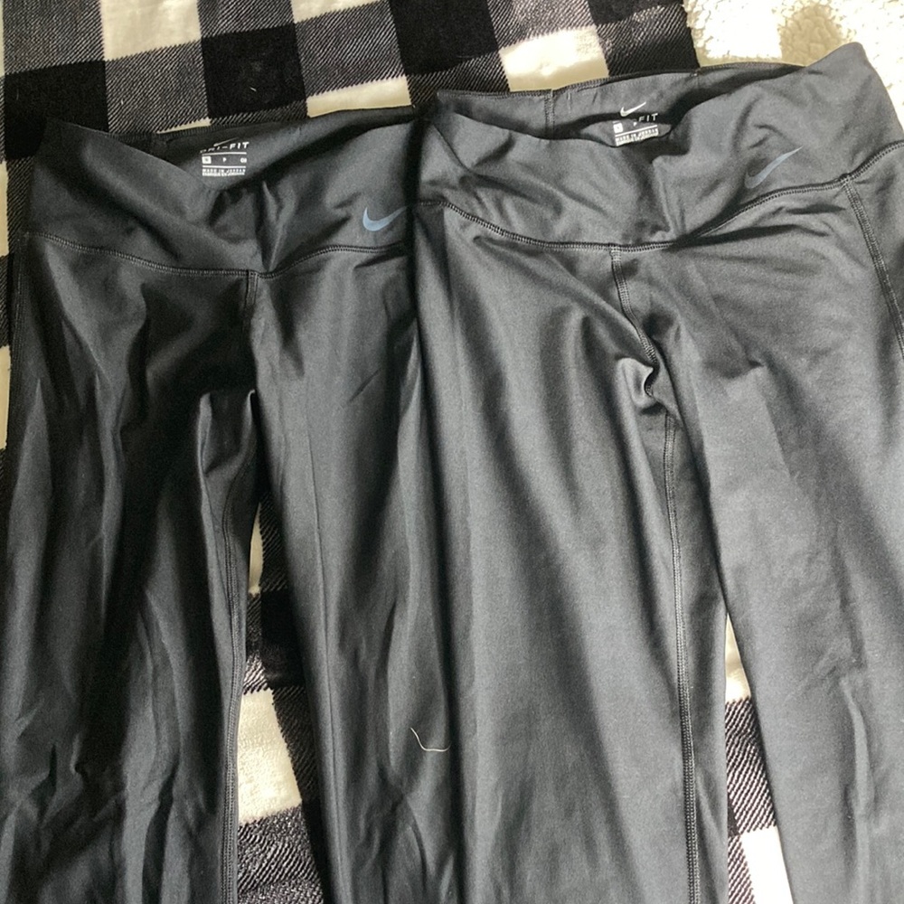 Full length black Nike leggings